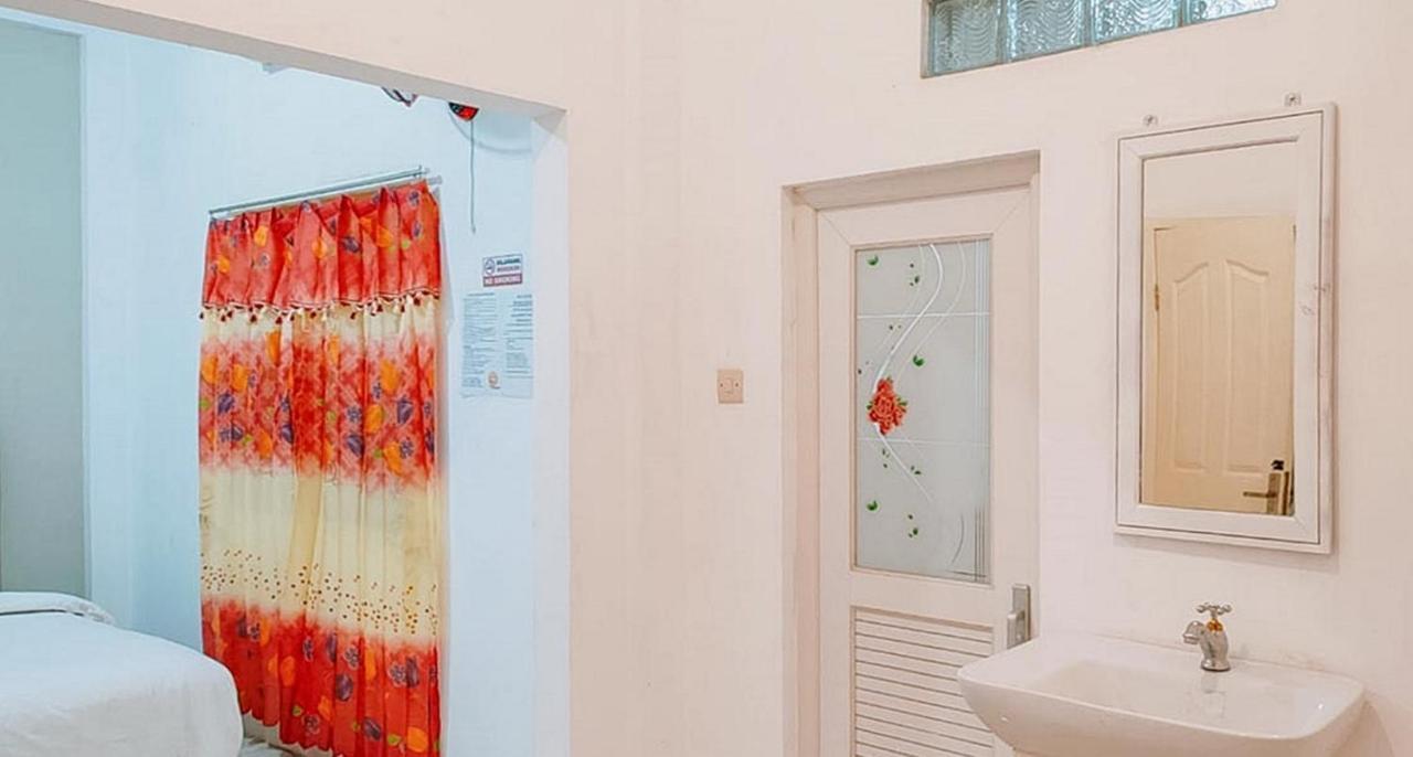 Reddoorz @ Tongas Probolinggo Hotel Bagian luar foto