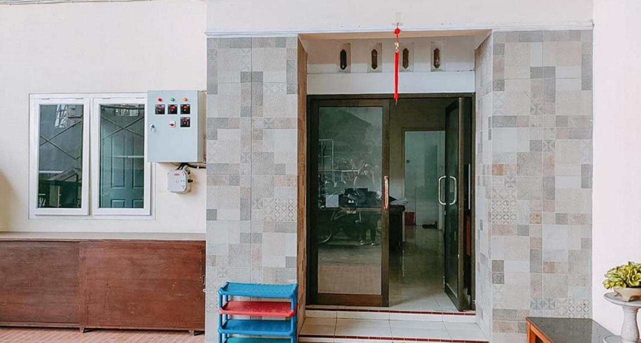 Reddoorz @ Tongas Probolinggo Hotel Bagian luar foto